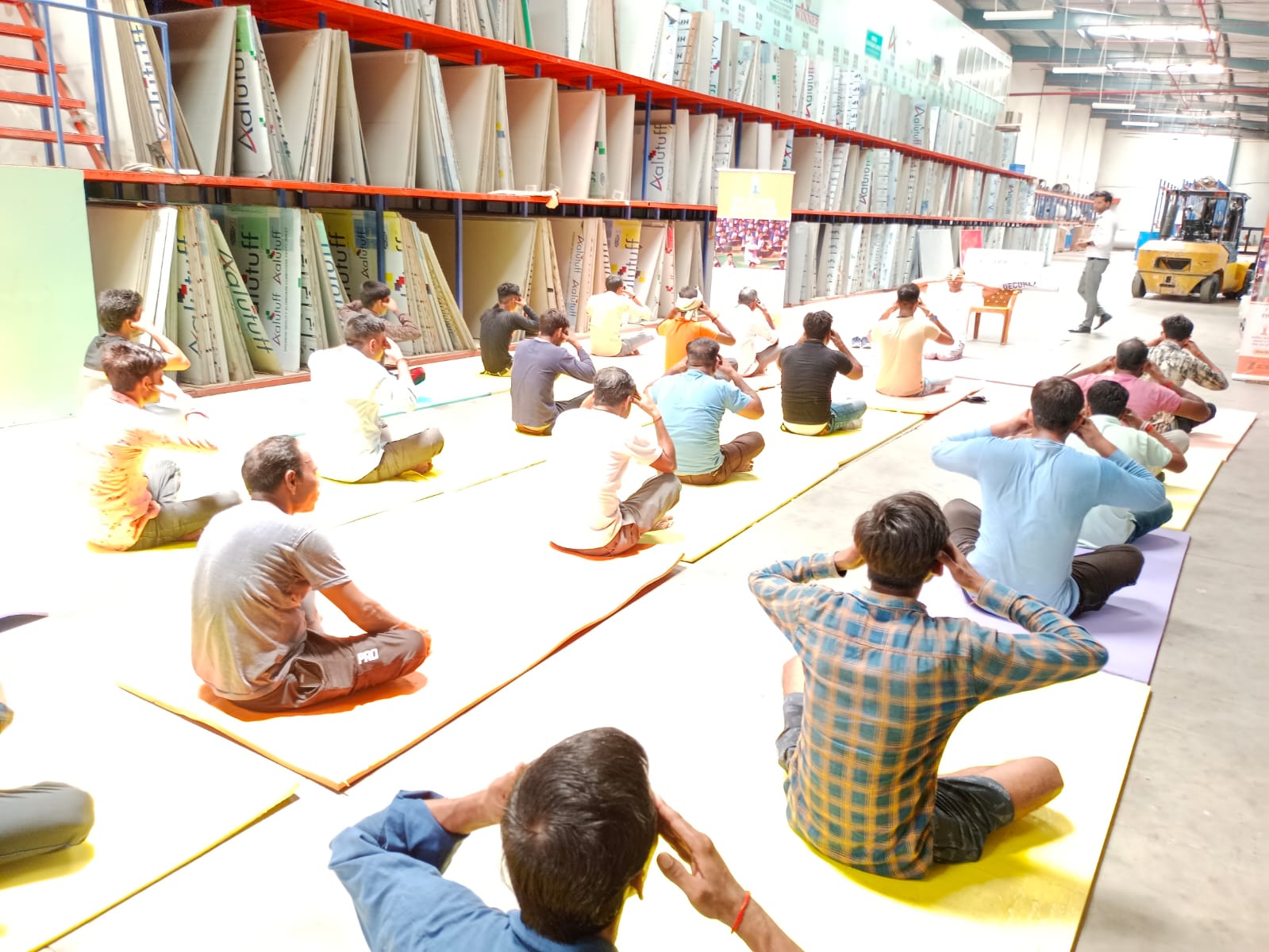 अष्टम योग दिवस के उपलक्ष्य में कामगारों के लिए पखवाड़ा मेंअशोका फोम मल्टीप्लास्ट प्प्र लि बरेली में योग अष्टम योग दिवस के उपलक्ष्य में कामगारों के लिए पखवाड़ा मेंअशोका फोम मल्टीप्लास्ट प्प्र लि बरेली में योग