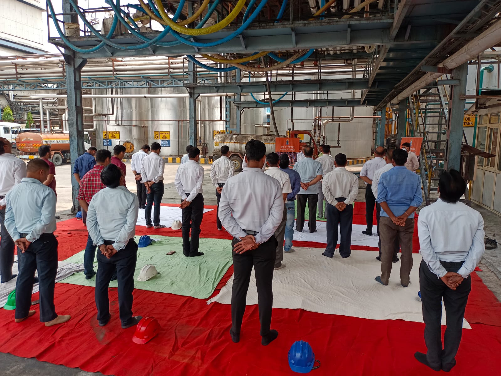 अष्टम योग दिवस के उपलक्ष्य में कामगारों के लिए पखवाड़ा मेंबीएल एग्रो इंडस्ट्रीज लिमिटेड रिफाइनरी यूनिट बरेली में योग अष्टम योग दिवस के उपलक्ष्य में कामगारों के लिए पखवाड़ा मेंबीएल एग्रो इंडस्ट्रीज लिमिटेड रिफाइनरी यूनिट बरेली में योग