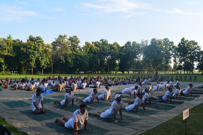 शाहजहाँपुर कैंटोमेंट ब्रिगेड में आवा के तत्वावधान योग भारती द्वारा योग शिविर 
