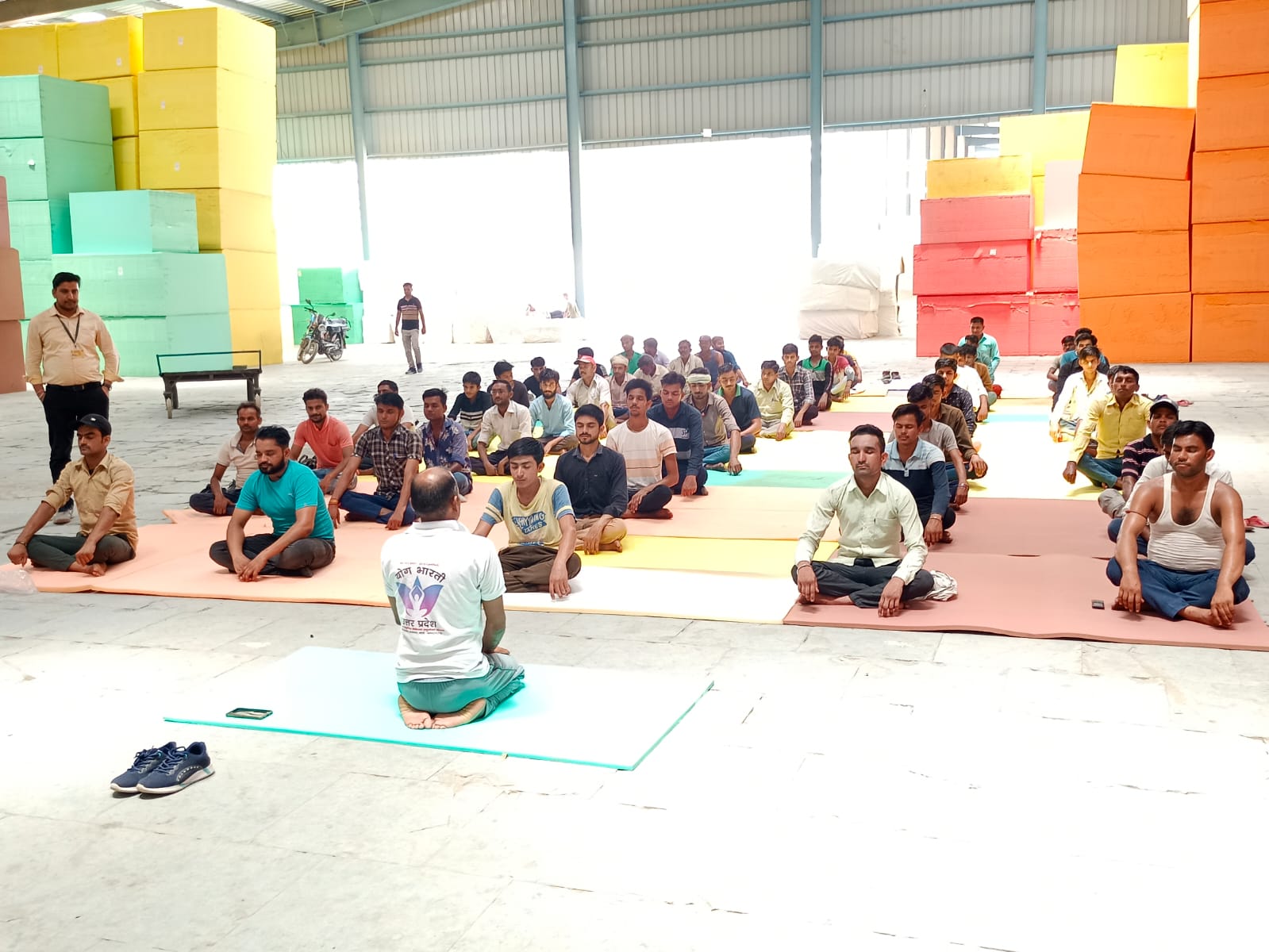 अष्टम योग दिवस के उपलक्ष्य में कामगारों के लिए पखवाड़ा मेंअशोका पी यू फोम इण्डिया प्रा लि बरेली में योग अष्टम योग दिवस के उपलक्ष्य में कामगारों के लिए पखवाड़ा मेंअशोका पी यू फोम इण्डिया प्रा लि बरेली में योग