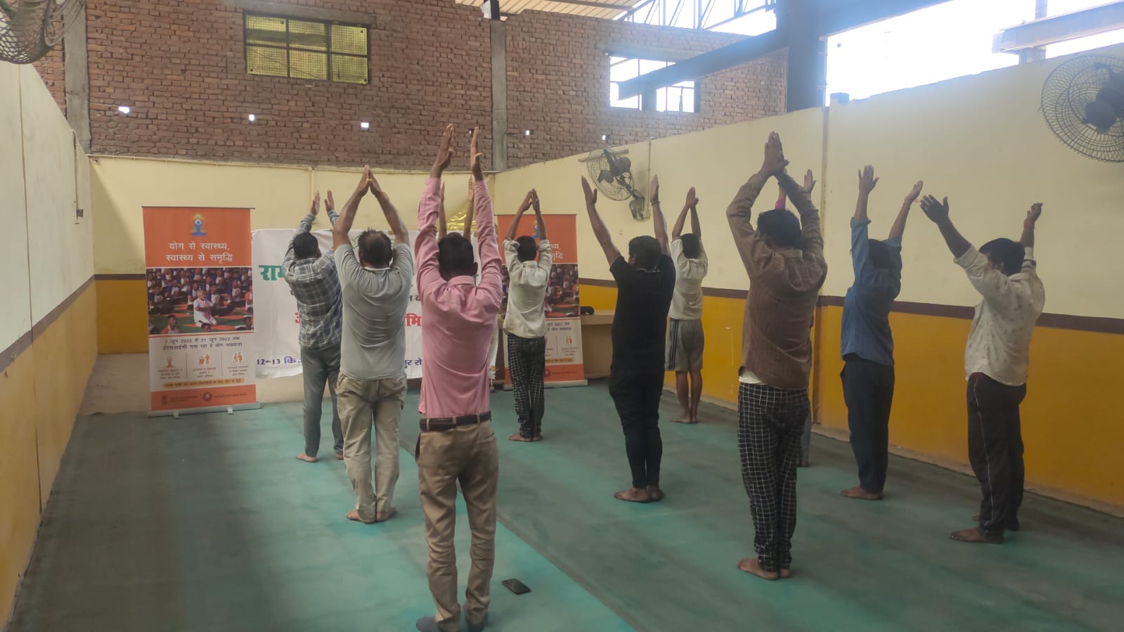 अष्टम योग दिवस के उपलक्ष्य में कामगारों के लिए पखवाड़ा में रामा श्यामा पेपर प्रा लि बरेली में योग अष्टम योग दिवस के उपलक्ष्य में कामगारों के लिए पखवाड़ा में रामा श्यामा पेपर प्रा लि बरेली में योग