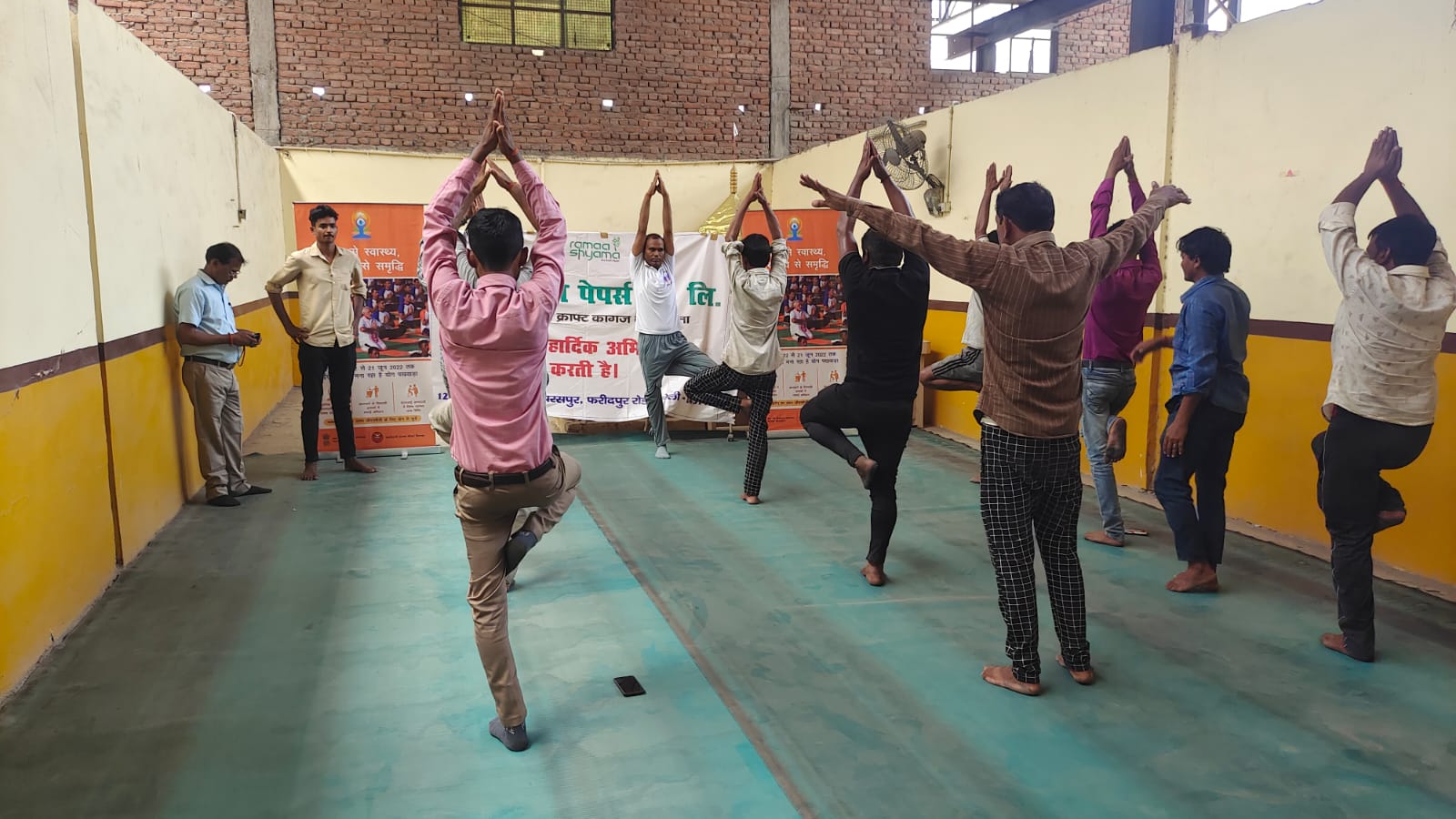 अष्टम योग दिवस के उपलक्ष्य में कामगारों के लिए पखवाड़ा में रामा श्यामा पेपर प्रा लि बरेली में योग अष्टम योग दिवस के उपलक्ष्य में कामगारों के लिए पखवाड़ा में रामा श्यामा पेपर प्रा लि बरेली में योग