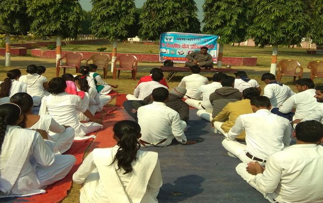 पांच दिवसीय योग प्रशिक्षण शिविर श्री जमुना राम स्नातकोत्तर महाविद्यालय बलिया में पांच दिवसीय योग प्रशिक्षण शिविर