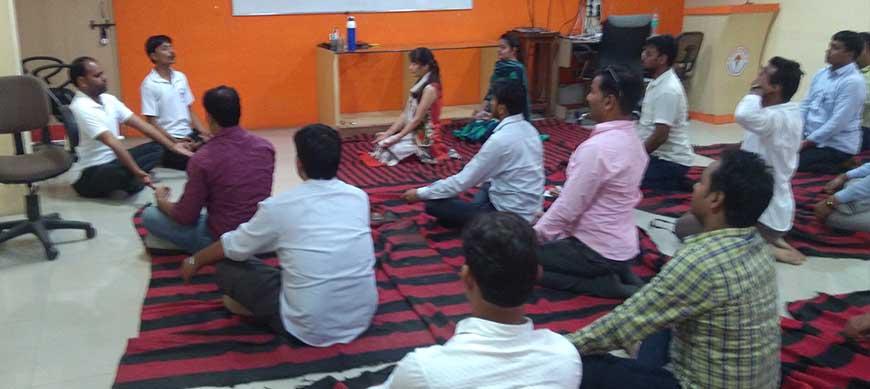 बैंक ऑफ़ बडौदा प्रशिक्षण केंद्र बरेली में एक दिवसीय निशुल्क योग प्रशिक्षण कार्यक्रम