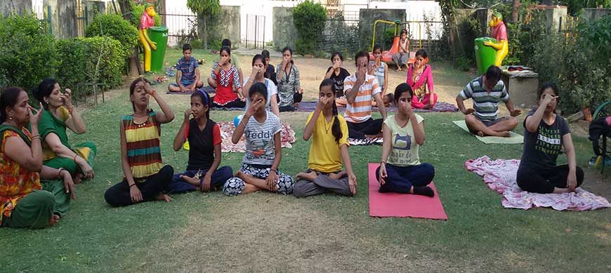 उo प्र o के स्कूलों में जुलाई से पढाया जायेगा योग उo प्र o के स्कूलों में जुलाई से अनिवार्य रूप से पढाया जायेगा योग