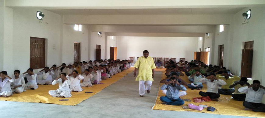 उत्तर प्रदेश के प्राथमिक विद्यालयों में लगेंगी योग की कक्षायें प्राथमिक विद्यालयों में लगेंगी योग की कक्षायें